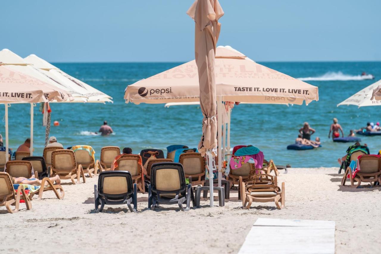 Moonlight Mamaia Apartments Exterior photo