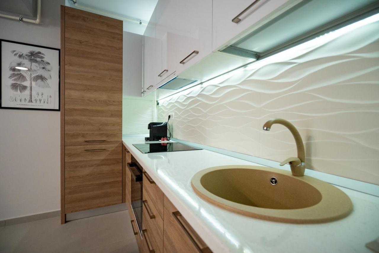 Moonlight Mamaia Apartments Exterior photo